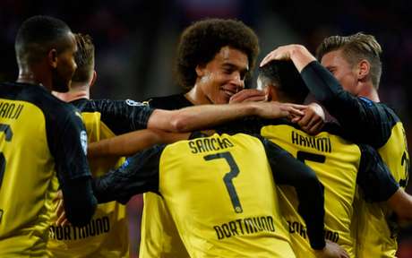 Dortmund conseguiu uma grande vitória fora de casa (Foto: Michal CIZEK / AFP) Dortmund conseguiu uma grande vitória fora de casa (Foto: Michal CIZEK / AFP)