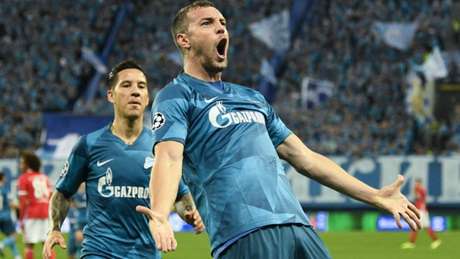 Dzyuba marcou o primeiro gol do Zenit no jogo desta quarta-feira (AFP) Dzyuba marcou o primeiro gol do Zenit no jogo desta quarta-feira (AFP)