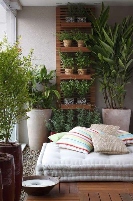 25. Suporte para plantas na varanda – Por: Juliana Freit 25. Suporte para plantas na varanda – Por: Juliana Freit