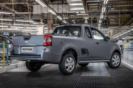 Por ser cabine simples, a Montana acomoda 1.152 litros e só perde para a Fiat Strada (1.220 litros). Por ser cabine simples, a Montana acomoda 1.152 litros e só perde para a Fiat Strada (1.220 litros).