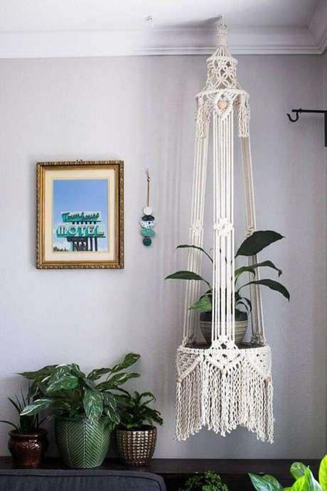 51. Suporte para plantas em macramê – Por: Pinterest 51. Suporte para plantas em macramê – Por: Pinterest