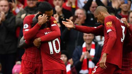 Liverpool vence e segue 100% na Premier League Liverpool vence e segue 100% na Premier League