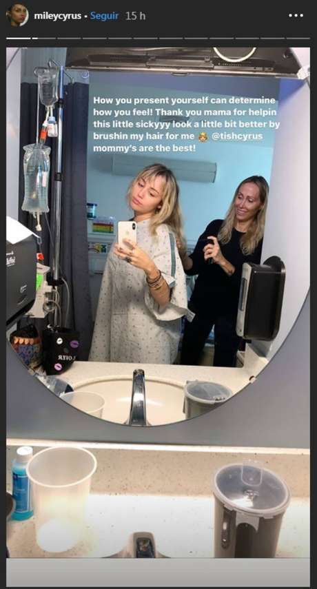 Story de Miley Cyrus no hospital. Story de Miley Cyrus no hospital.