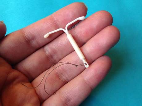 A dor na hora de colocar o DIU varia de uma mulher para outra, de acordo com sensibilidade para dor; no geral, incomoda. A dor na hora de colocar o DIU varia de uma mulher para outra, de acordo com sensibilidade para dor; no geral, incomoda.