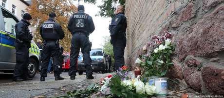 Segurança foi reforçada em sinagoga que era alvo do terrorista em Halle Segurança foi reforçada em sinagoga que era alvo do terrorista em Halle