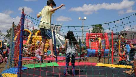 O Dia das Crian&ccedil;as custou a 'pegar'. N&atilde;o havia feriado e o com&eacute;rcio n&atilde;o atentava para ela