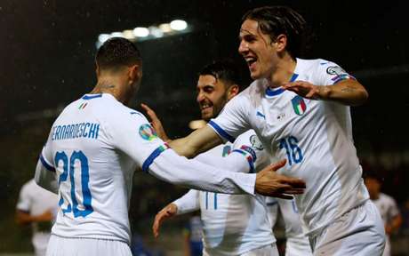 Itália não teve dificuldades para bater a frágil seleção deLiechtenstein (Foto: STEFAN WERMUTH/AFP) Itália não teve dificuldades para bater a frágil seleção deLiechtenstein (Foto: STEFAN WERMUTH/AFP)