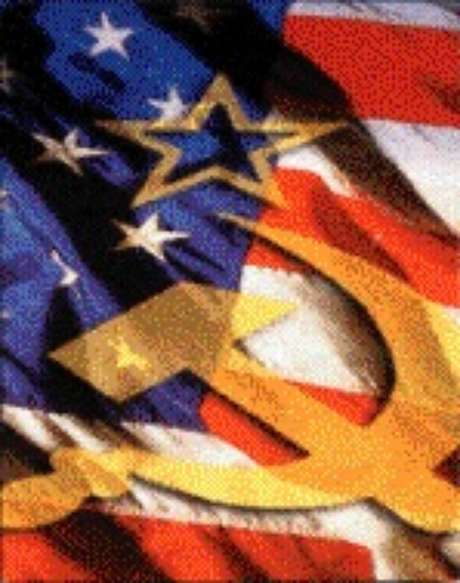 EUA e URSS se enfrentaram na chamada Guerra Fria. EUA e URSS se enfrentaram na chamada Guerra Fria.