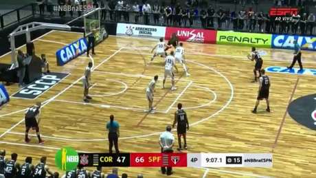São Paulo vence o Corinthians no primeiro Majestoso do NBB - (Reprodução/ESPN) São Paulo vence o Corinthians no primeiro Majestoso do NBB - (Reprodução/ESPN)
