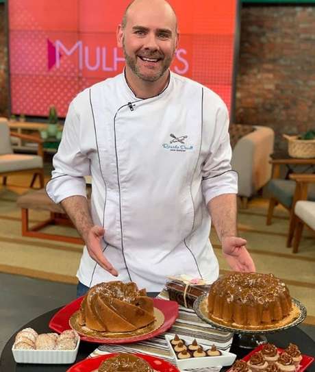 O confeiteiro e cake designer durante participação no programa Mulheres, da TV Gazeta O confeiteiro e cake designer durante participação no programa Mulheres, da TV Gazeta