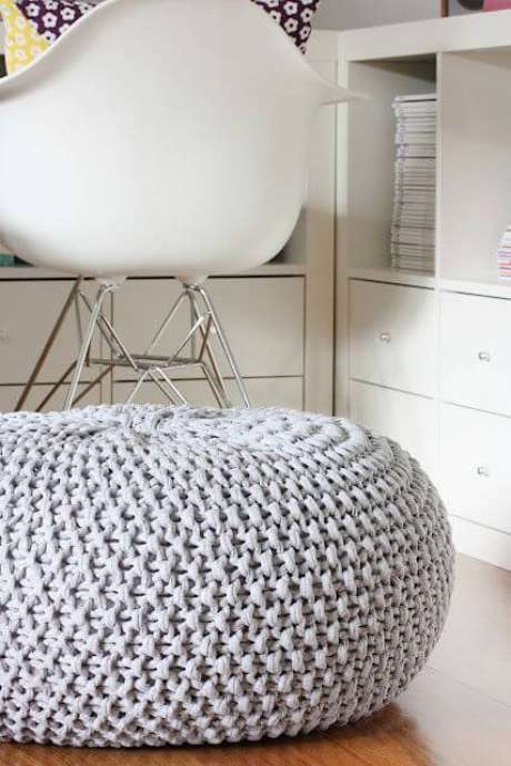 19. Use o puff de crochê, ou tricot, para decorar seu quarto – Por: Pinterest 19. Use o puff de crochê, ou tricot, para decorar seu quarto – Por: Pinterest