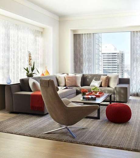 25. Use o puff de crochê para complementar a decoração – Por: Pinterest 25. Use o puff de crochê para complementar a decoração – Por: Pinterest