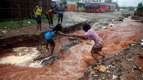 Ciclones que atingiram a África nos últimos dois meses deixaram centenas de mortos