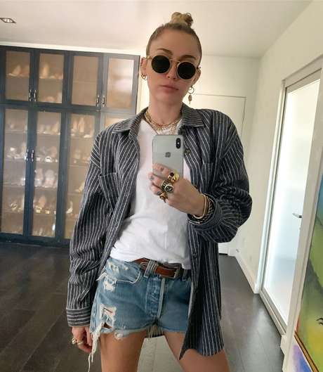 'Você não escolhe sua sexualidade', diz Miley Cyrus após polêmica 'Você não escolhe sua sexualidade', diz Miley Cyrus após polêmica