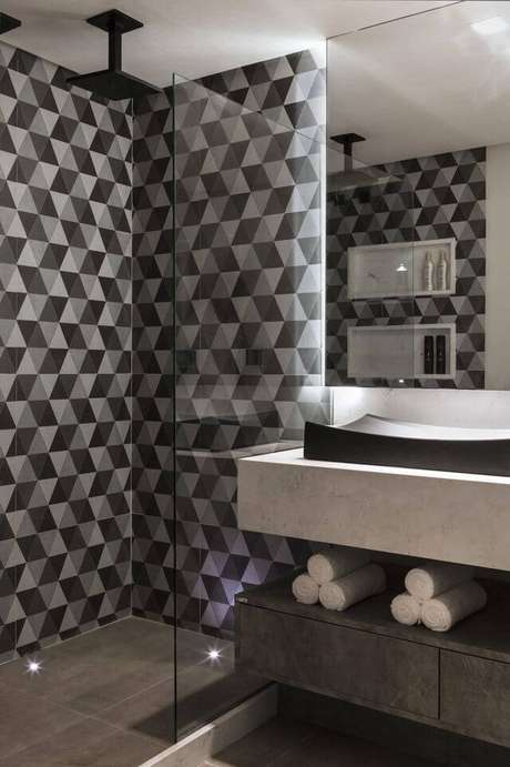 1. O papel de parede geométrico oferece muito mais diversão à decoração. Projeto de Célia Beatriz 1. O papel de parede geométrico oferece muito mais diversão à decoração. Projeto de Célia Beatriz
