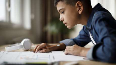 Cientista sugere revisar o conteúdo assim que ele for aprendido, para reforçar as correntes cerebrais ligadas a aquele aprendizado, evitando perdê-las Cientista sugere revisar o conteúdo assim que ele for aprendido, para reforçar as correntes cerebrais ligadas a aquele aprendizado, evitando perdê-las