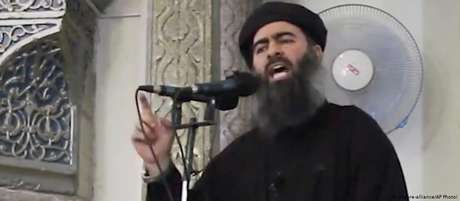 O terrorista al-Baghdadi em fotografia de 2011, quando o “Estado Islâmico”(EI) estava em plena expansão O terrorista al-Baghdadi em fotografia de 2011, quando o “Estado Islâmico”(EI) estava em plena expansão