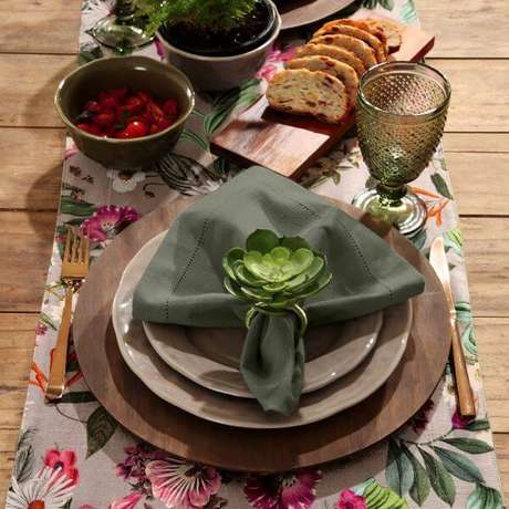 14. Guardanapo de tecido verde com suculentas – Por: Icl Home 14. Guardanapo de tecido verde com suculentas – Por: Icl Home