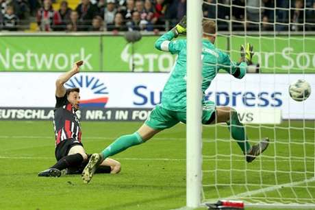 Frankfurt goleou o Bayern em casa (Foto: AFP) Frankfurt goleou o Bayern em casa (Foto: AFP)