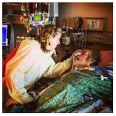 Steffanie tinha de usar roupas especiais para visitar marido no hospital, sob risco de contrair infecção Steffanie tinha de usar roupas especiais para visitar marido no hospital, sob risco de contrair infecção