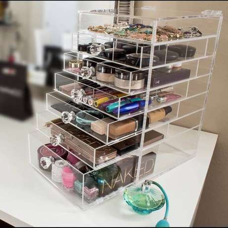 5. Gaveteiro organizador de mesa de acrílico – Por: Posh Mark 5. Gaveteiro organizador de mesa de acrílico – Por: Posh Mark