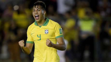 Camisa 9 do Brasil. Kaio Jorge se destacou na classificação para as quartas de final do Mundial Sub-17 (Divulgação/CBF) Camisa 9 do Brasil. Kaio Jorge se destacou na classificação para as quartas de final do Mundial Sub-17 (Divulgação/CBF)