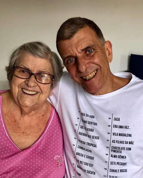Dona Hilda e Jorge Fernando, diretor da Globo que morreu de parada cardíaca no último dia 28. Dona Hilda e Jorge Fernando, diretor da Globo que morreu de parada cardíaca no último dia 28.