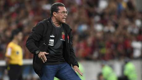 Vanderlei Luxemburgo no empate do Vasco com o Flamengo nesta quarta (Foto: Celso Pupo/Fotoarena/Lancepress!) Vanderlei Luxemburgo no empate do Vasco com o Flamengo nesta quarta (Foto: Celso Pupo/Fotoarena/Lancepress!)