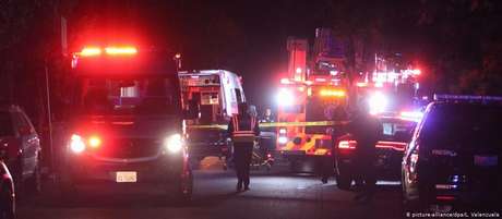 Dez pessoas foram atingidas por tiros; quatro morreram, e seis estão internadas, mas não correm risco de morte Dez pessoas foram atingidas por tiros; quatro morreram, e seis estão internadas, mas não correm risco de morte