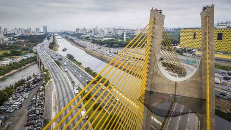 Mineirinho arriscou manobras em ponte na Marginal Tietê (Foto:Fabio Piva/Red Bull Content Pool) Mineirinho arriscou manobras em ponte na Marginal Tietê (Foto:Fabio Piva/Red Bull Content Pool)