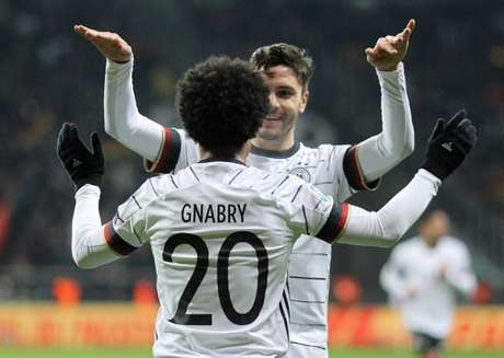 Gnabry e Goretzka foram os caras do jogo para a Alemanha (Foto: AFP) Gnabry e Goretzka foram os caras do jogo para a Alemanha (Foto: AFP)