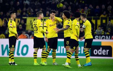 BORUSSIA DORTMUND 3x3 PADERBORN (Foto: INA FASSBENDER / AFP) BORUSSIA DORTMUND 3x3 PADERBORN (Foto: INA FASSBENDER / AFP)