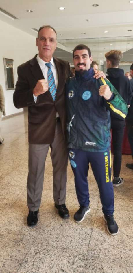 Phill Jonathan vai disputar o Mundial de Kickboxing(Divulgação) Phill Jonathan vai disputar o Mundial de Kickboxing(Divulgação)