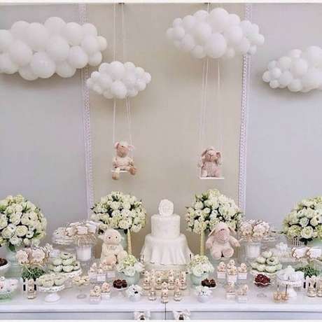 49. A decoração da mesa de chá de bebê é o ponto alto da festa, então capriche na decoração de chá de bebê – Foto: Pinterest