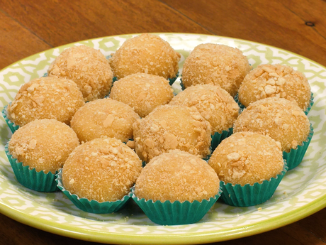 Brigadeiro de torta de limão Brigadeiro de torta de limão