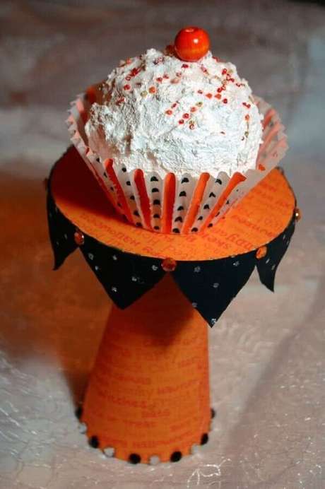 2. A reciclagem com CD também pode render itens para decorar a sua festa. Fonte: Pinterest 2. A reciclagem com CD também pode render itens para decorar a sua festa. Fonte: Pinterest