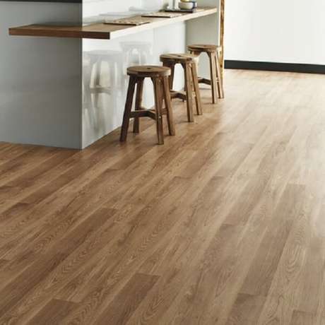 57. Utilize o piso laminado flutuante em diferentes cômodos da casa. Fonte: Pinterest 57. Utilize o piso laminado flutuante em diferentes cômodos da casa. Fonte: Pinterest