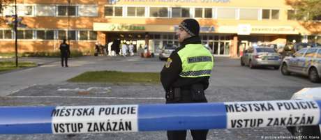 Após tiroteio, polícia isola área em torno do Hospital Universitário em Ostrava, na República Tcheca Após tiroteio, polícia isola área em torno do Hospital Universitário em Ostrava, na República Tcheca