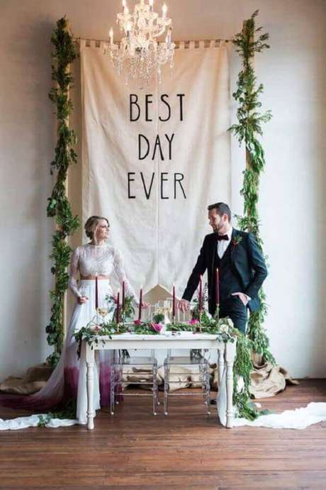 10. Festa de casamento em casa com detalhes lindos – Via: Revista VD 10. Festa de casamento em casa com detalhes lindos – Via: Revista VD