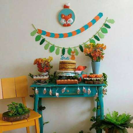 53. Festa em casa com azul e laranja – Via: Pinterest 53. Festa em casa com azul e laranja – Via: Pinterest