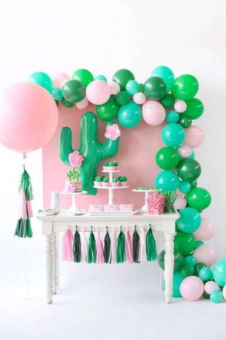 7. Invista em uma festa surpresa temática – Foto: Wall Decor Ideas 7. Invista em uma festa surpresa temática – Foto: Wall Decor Ideas