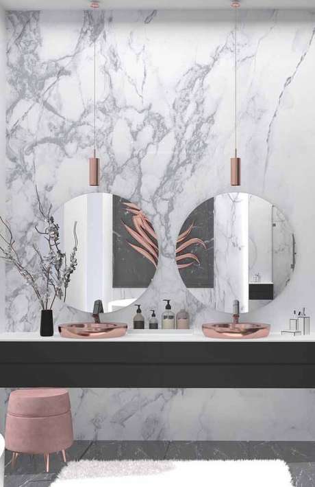 16. Use detalhes lindos no banheiro clean com mármore – Via: Pinterest 16. Use detalhes lindos no banheiro clean com mármore – Via: Pinterest