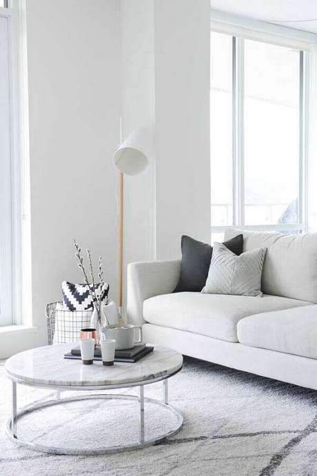 71. Sala de estar toda branca decorada com estilo minimalista e moderno – Foto: Danielle Moss 71. Sala de estar toda branca decorada com estilo minimalista e moderno – Foto: Danielle Moss