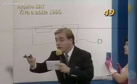 O apresentador Gugu Liberato, durante apresentação do programa 'Viva a Noite', no SBT, nos anos 1980. O apresentador Gugu Liberato, durante apresentação do programa 'Viva a Noite', no SBT, nos anos 1980. 