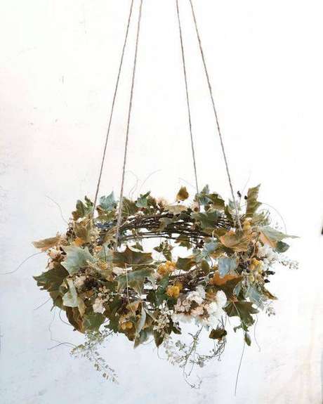 8. As flores secas podem ser usadas de forma suspensa. Foto: Pinterest 8. As flores secas podem ser usadas de forma suspensa. Foto: Pinterest