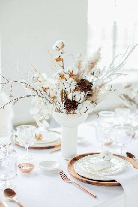 7. As flores secas são perfeitas para decoração de festas. Foto: Pinterest 7. As flores secas são perfeitas para decoração de festas. Foto: Pinterest