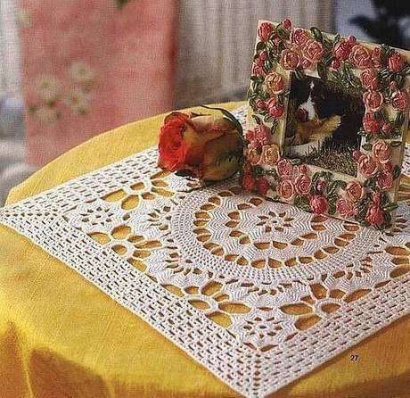 44. Use o centro de mesa para destacar sua decoração – via: Pinterest