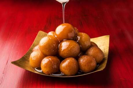 O tradicional doce gulab jamun da Índia
