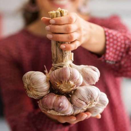 1. O alho é um dos melhores medicamentos da natureza. Fonte: Pinterest 1. O alho é um dos melhores medicamentos da natureza. Fonte: Pinterest