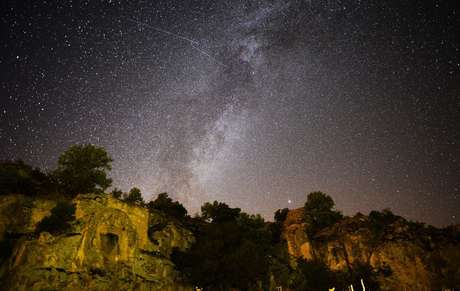 A chuva de estrelas das Perseidas pode ser vista no mês de agosto